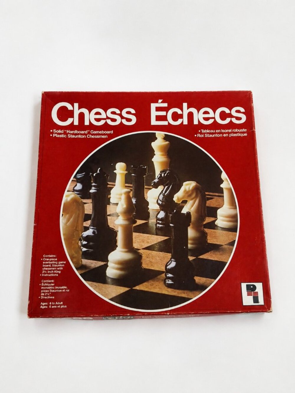 Vintage Playtoy Chess Échecs Board Game Staunton Chessmen Hardboard Bilingual